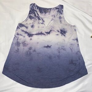 Purple/white tie dye pattern Mudd tank top. Size extra small.